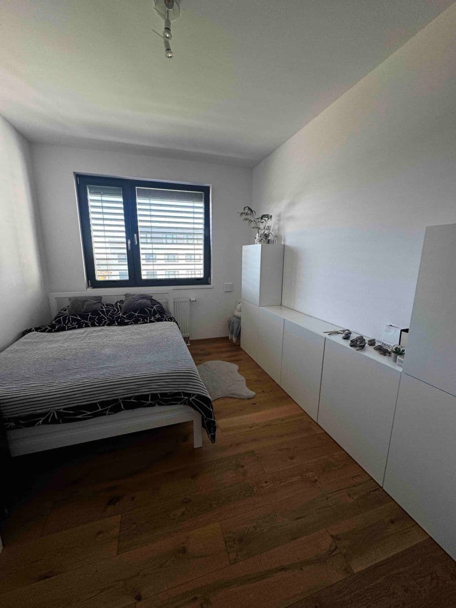 Prenájom bytu 2-izbový 46 m², Horoměřice, Středočeský kraj Prenájom bytu 2-izbový 46 m², Horoměřice, Středočeský kraj