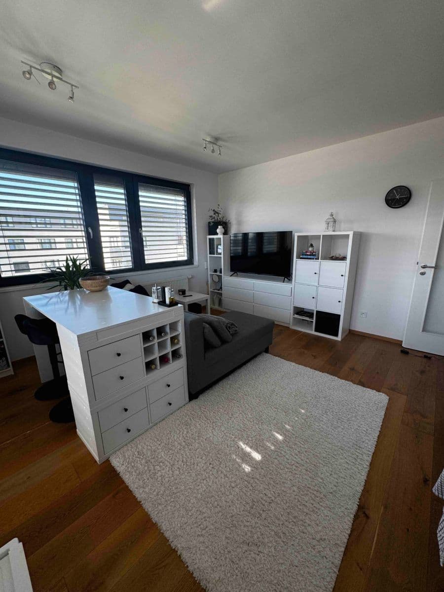 Prenájom bytu 2-izbový 46 m², Horoměřice, Středočeský kraj Prenájom bytu 2-izbový 46 m², Horoměřice, Středočeský kraj