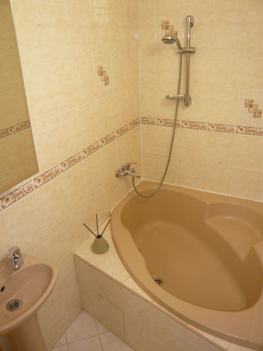 Prenájom bytu 2-izbový 42 m², Doubravická, Praha, Praha Prenájom bytu 2-izbový 42 m², Doubravická, Praha, Praha