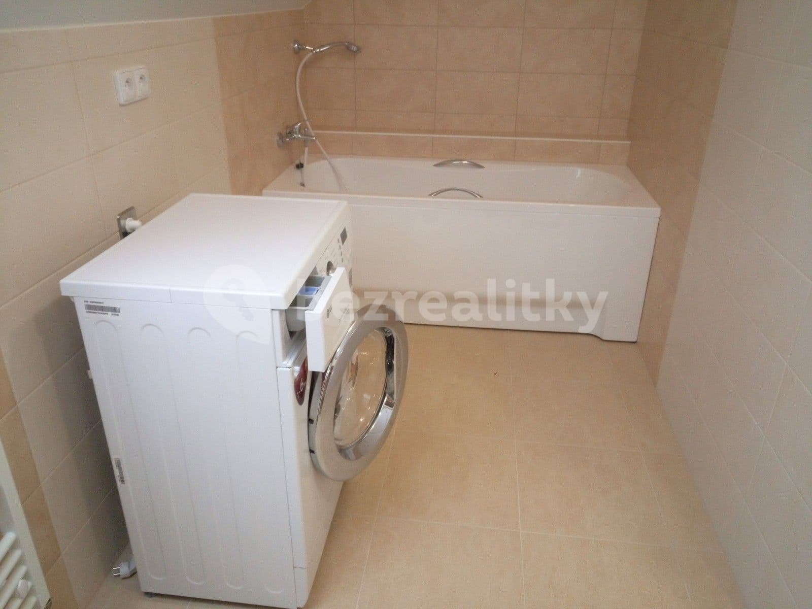 Prenájom bytu 2-izbový 73 m², Zálesí, Úvaly, Středočeský kraj Prenájom bytu 2-izbový 73 m², Zálesí, Úvaly, Středočeský kraj