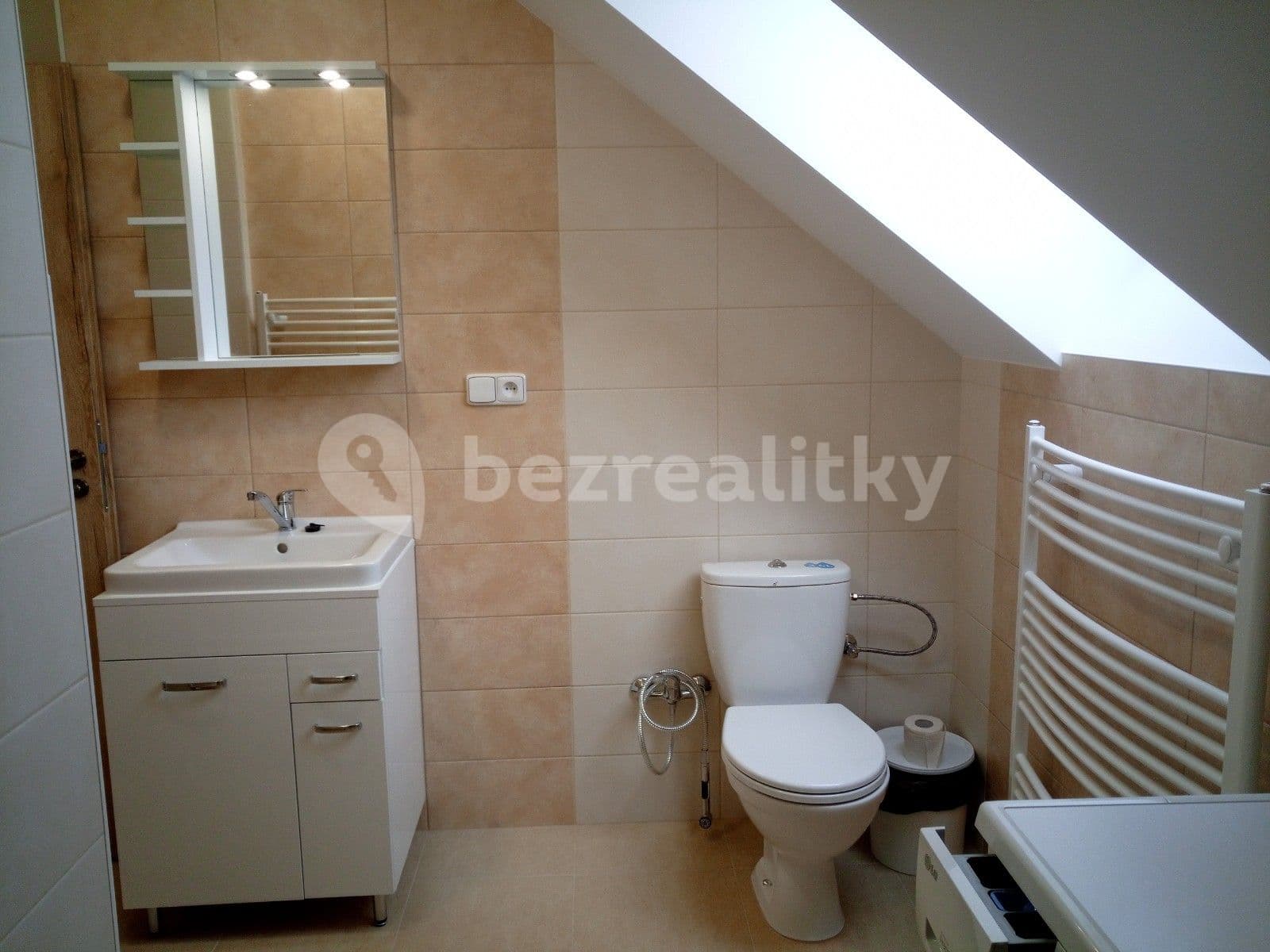 Prenájom bytu 2-izbový 73 m², Zálesí, Úvaly, Středočeský kraj Prenájom bytu 2-izbový 73 m², Zálesí, Úvaly, Středočeský kraj