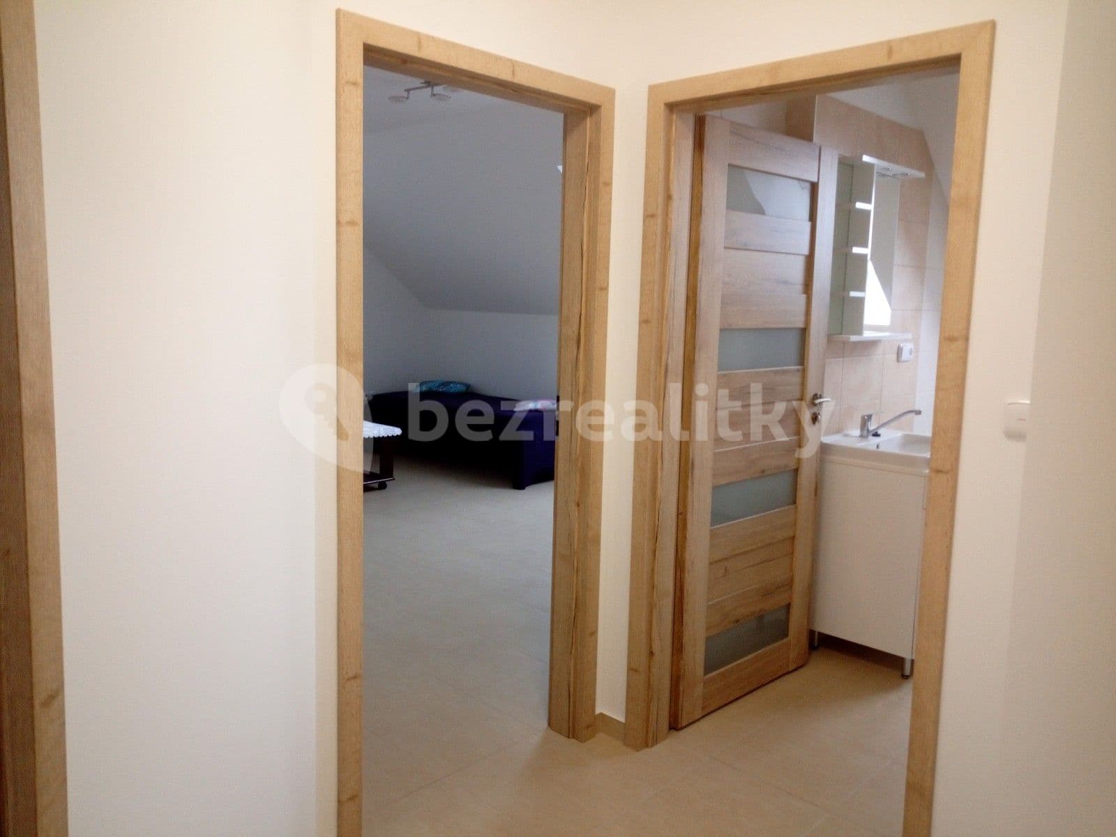 Prenájom bytu 2-izbový 73 m², Zálesí, Úvaly, Středočeský kraj Prenájom bytu 2-izbový 73 m², Zálesí, Úvaly, Středočeský kraj