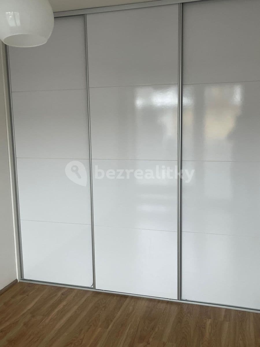 Prenájom bytu 2-izbový 50 m², Železničního pluku, Pardubice, Pardubický kraj Prenájom bytu 2-izbový 50 m², Železničního pluku, Pardubice, Pardubický kraj