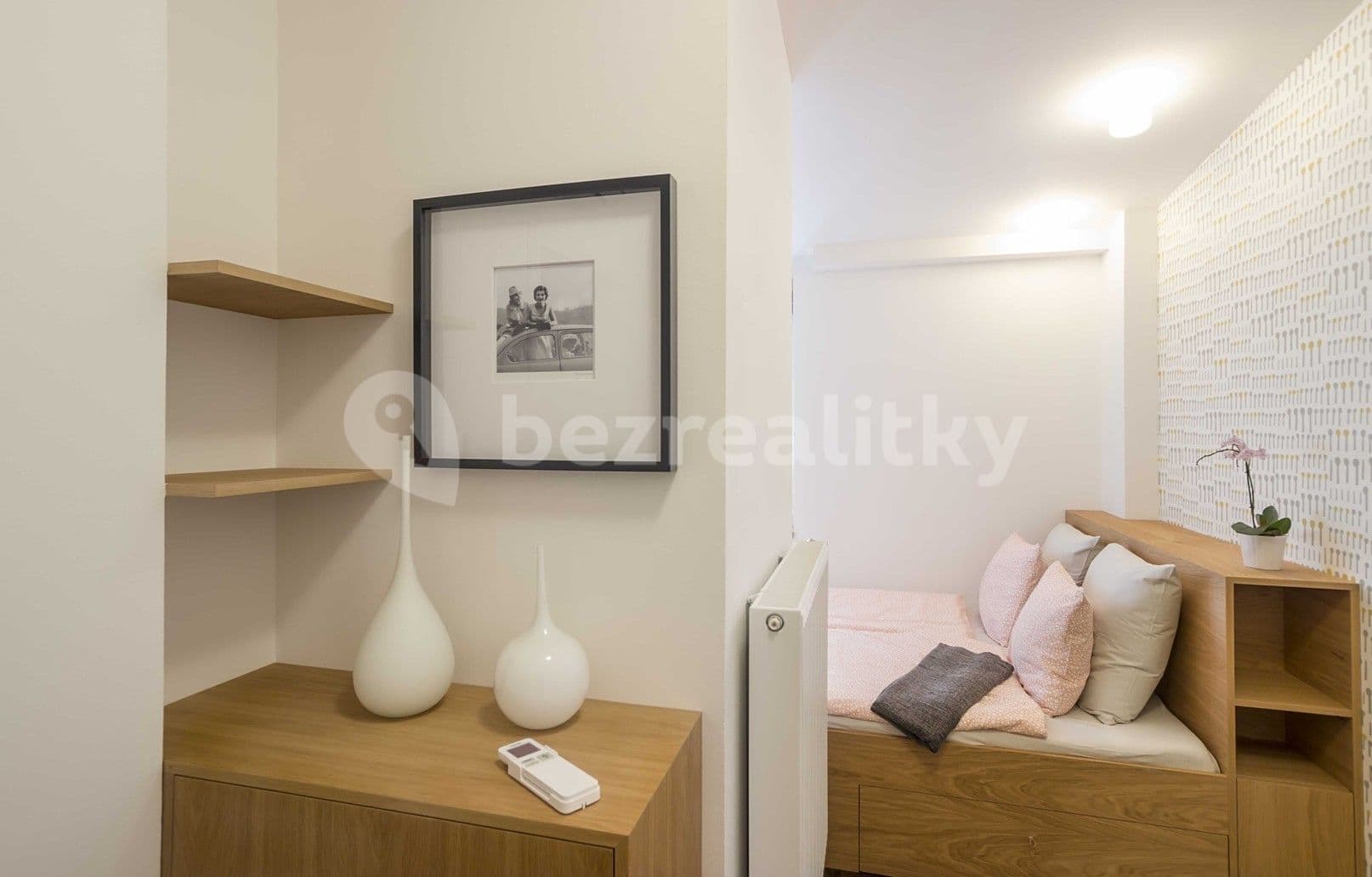 Prenájom bytu 2-izbový 70 m², U Parního mlýna, Praha, Praha Prenájom bytu 2-izbový 70 m², U Parního mlýna, Praha, Praha