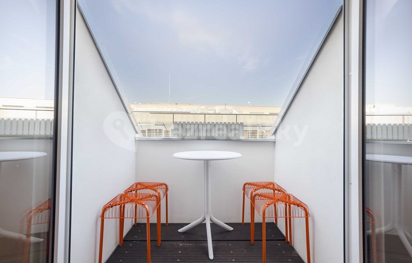 Prenájom bytu 2-izbový 70 m², U Parního mlýna, Praha, Praha Prenájom bytu 2-izbový 70 m², U Parního mlýna, Praha, Praha