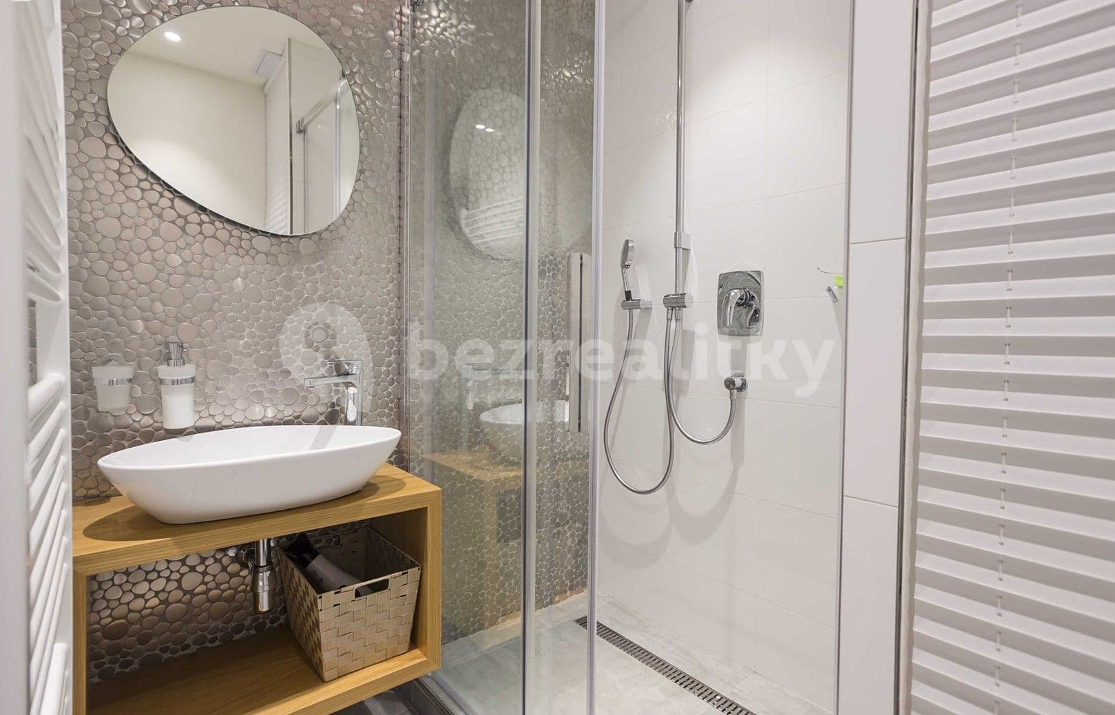 Prenájom bytu 2-izbový 70 m², U Parního mlýna, Praha, Praha Prenájom bytu 2-izbový 70 m², U Parního mlýna, Praha, Praha