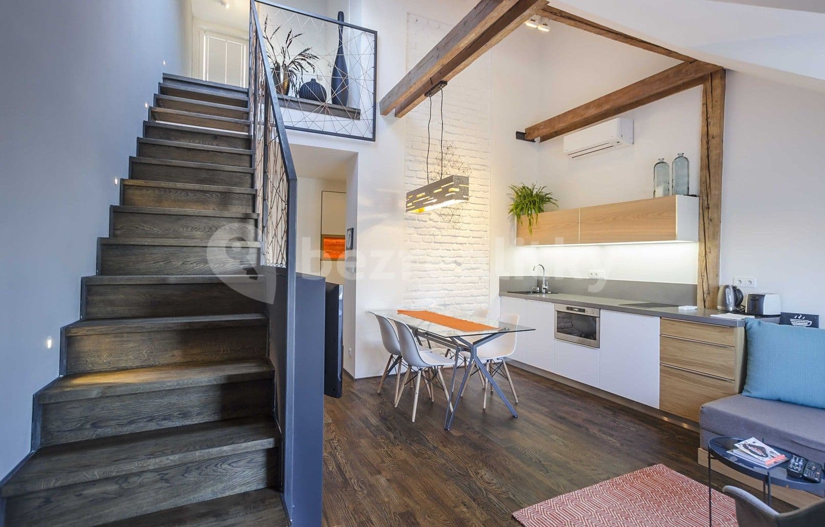 Prenájom bytu 2-izbový 70 m², U Parního mlýna, Praha, Praha Prenájom bytu 2-izbový 70 m², U Parního mlýna, Praha, Praha