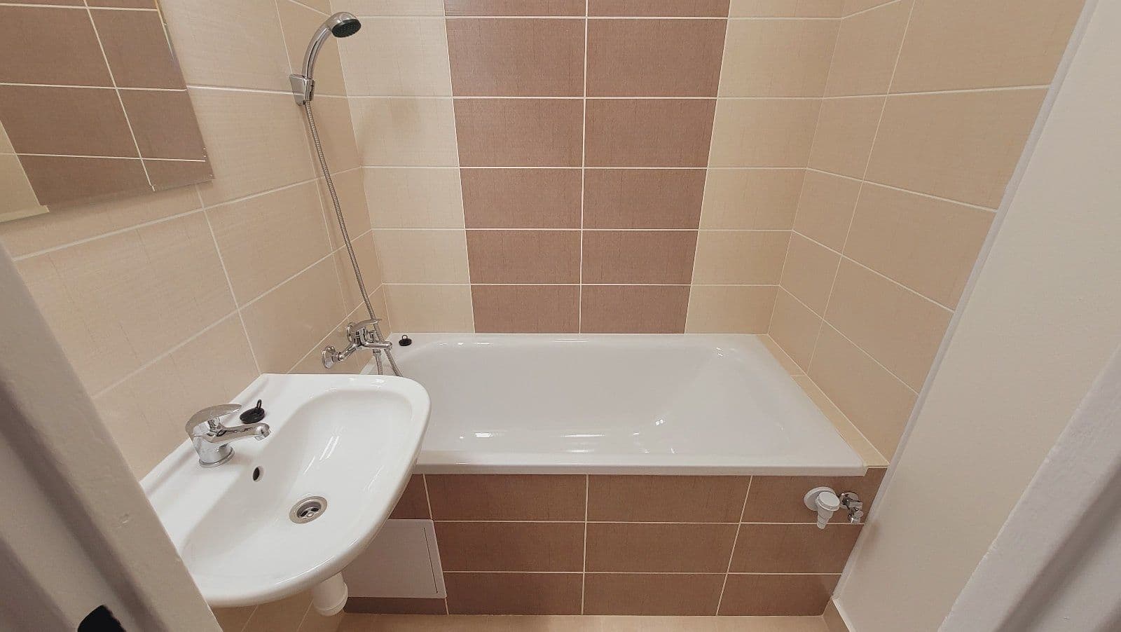 Prenájom bytu 2-izbový 54 m², Cihelní, Karviná, Moravskoslezský kraj Prenájom bytu 2-izbový 54 m², Cihelní, Karviná, Moravskoslezský kraj