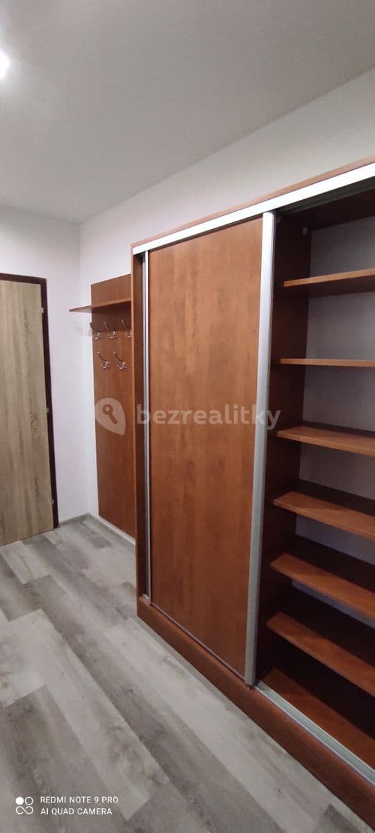 Prenájom bytu 1-izbový 40 m², Na Vršku, Jablonec nad Nisou, Liberecký kraj Prenájom bytu 1-izbový 40 m², Na Vršku, Jablonec nad Nisou, Liberecký kraj