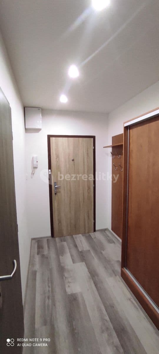 Prenájom bytu 1-izbový 40 m², Na Vršku, Jablonec nad Nisou, Liberecký kraj Prenájom bytu 1-izbový 40 m², Na Vršku, Jablonec nad Nisou, Liberecký kraj