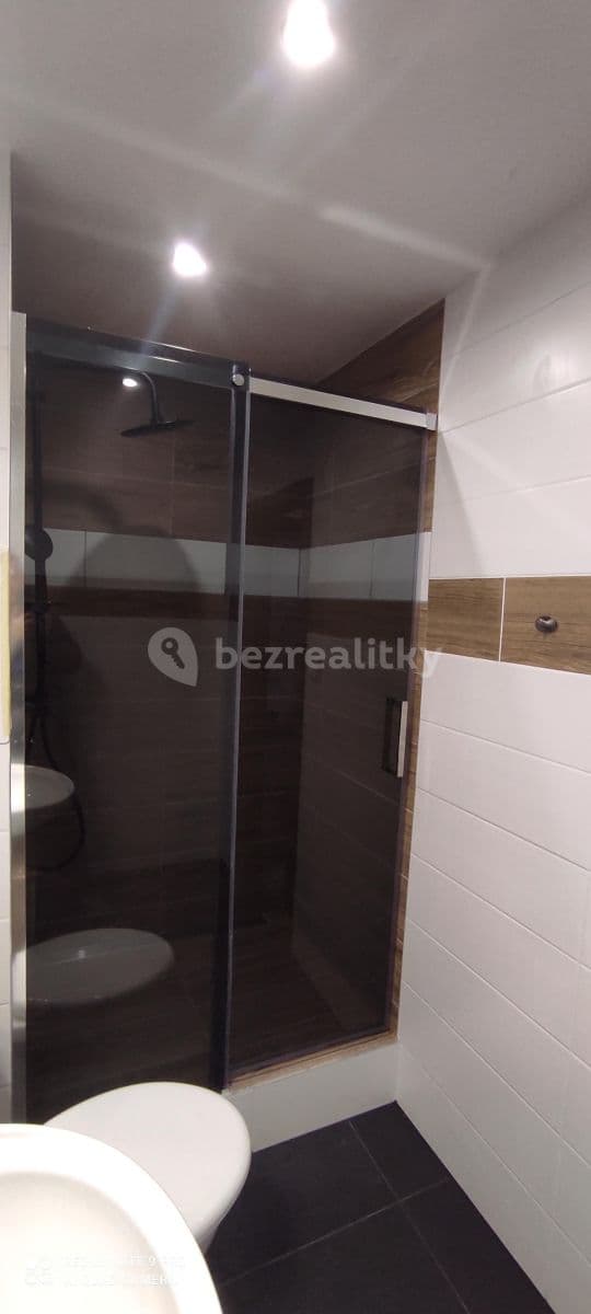 Prenájom bytu 1-izbový 40 m², Na Vršku, Jablonec nad Nisou, Liberecký kraj Prenájom bytu 1-izbový 40 m², Na Vršku, Jablonec nad Nisou, Liberecký kraj