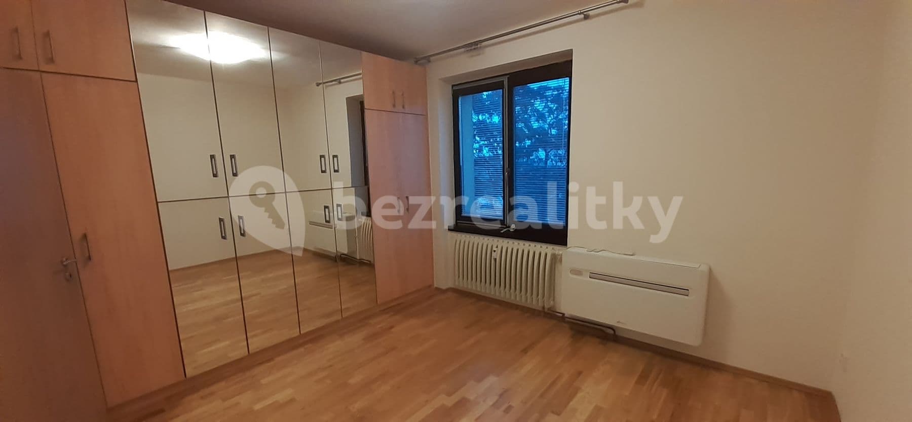 Prenájom bytu 4-izbový 105 m², Na Balkáně, Praha, Praha Prenájom bytu 4-izbový 105 m², Na Balkáně, Praha, Praha
