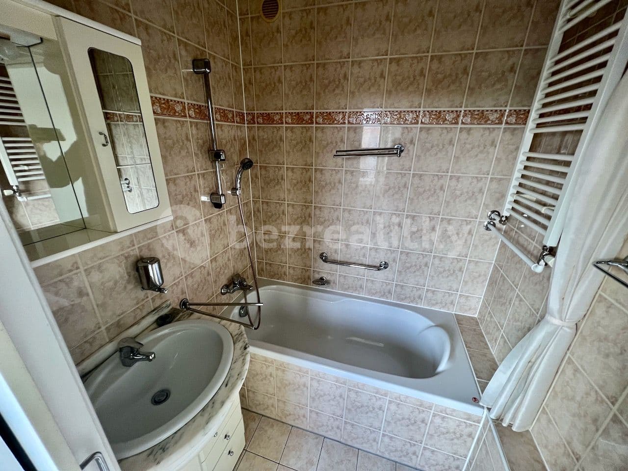 Prenájom bytu 2-izbový 61 m², Partyzánská, Plzeň, Plzeňský kraj Prenájom bytu 2-izbový 61 m², Partyzánská, Plzeň, Plzeňský kraj