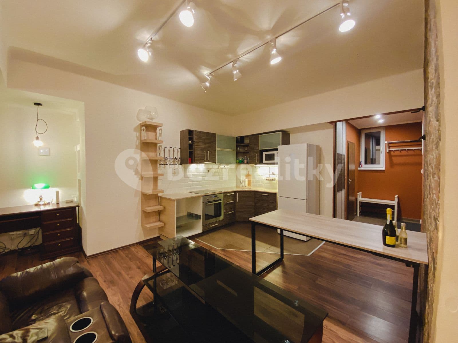 Prenájom bytu 2-izbový 50 m², Viklefova, Praha, Praha Prenájom bytu 2-izbový 50 m², Viklefova, Praha, Praha