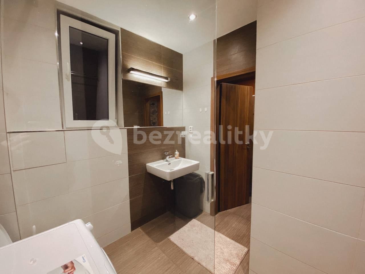 Prenájom bytu 2-izbový 50 m², Viklefova, Praha, Praha Prenájom bytu 2-izbový 50 m², Viklefova, Praha, Praha