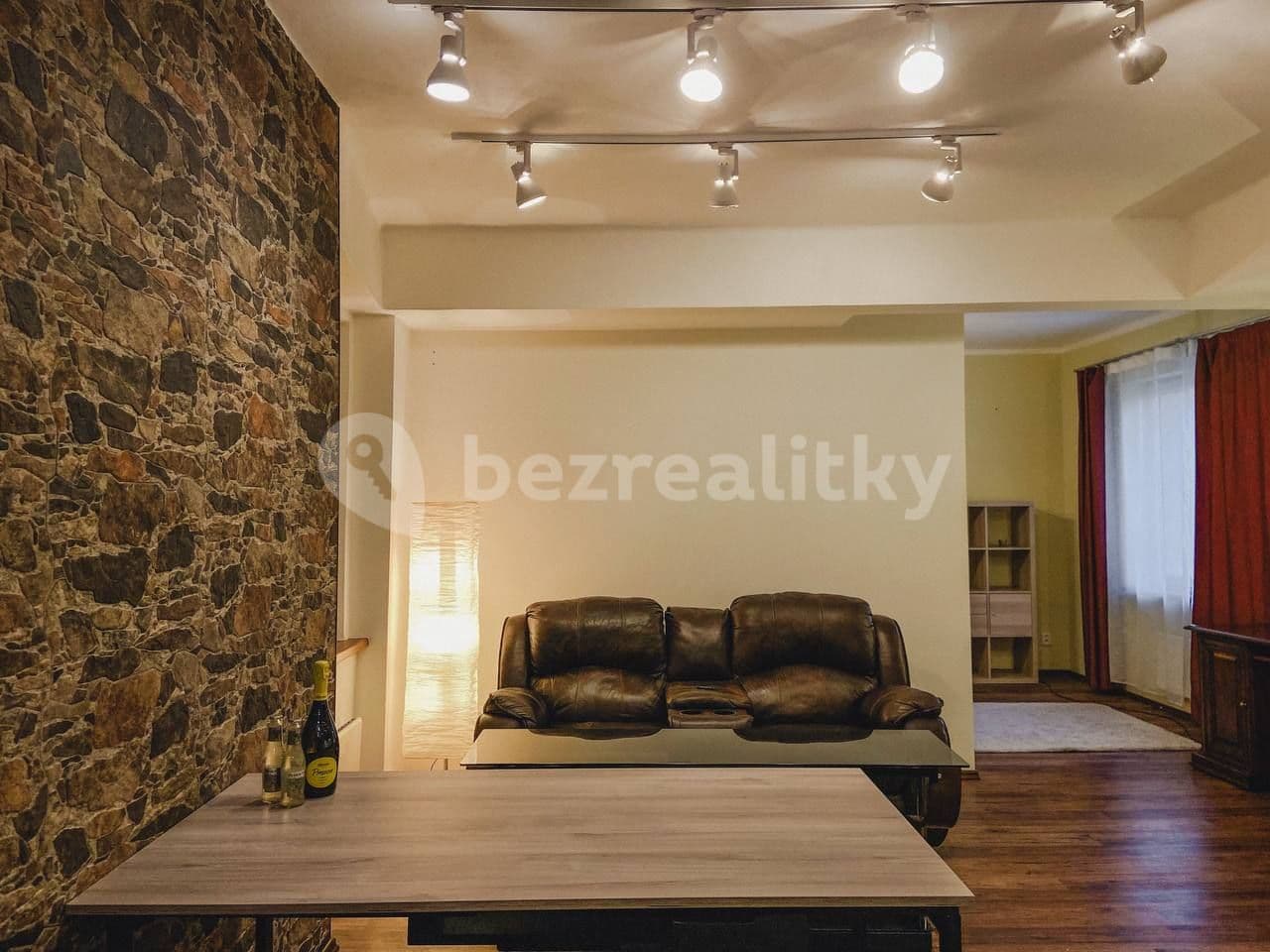 Prenájom bytu 2-izbový 50 m², Viklefova, Praha, Praha Prenájom bytu 2-izbový 50 m², Viklefova, Praha, Praha