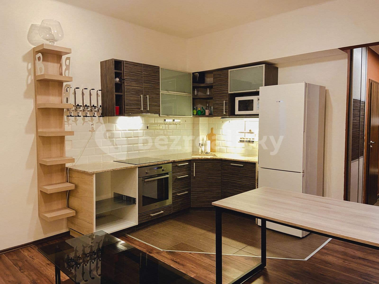 Prenájom bytu 2-izbový 50 m², Viklefova, Praha, Praha Prenájom bytu 2-izbový 50 m², Viklefova, Praha, Praha