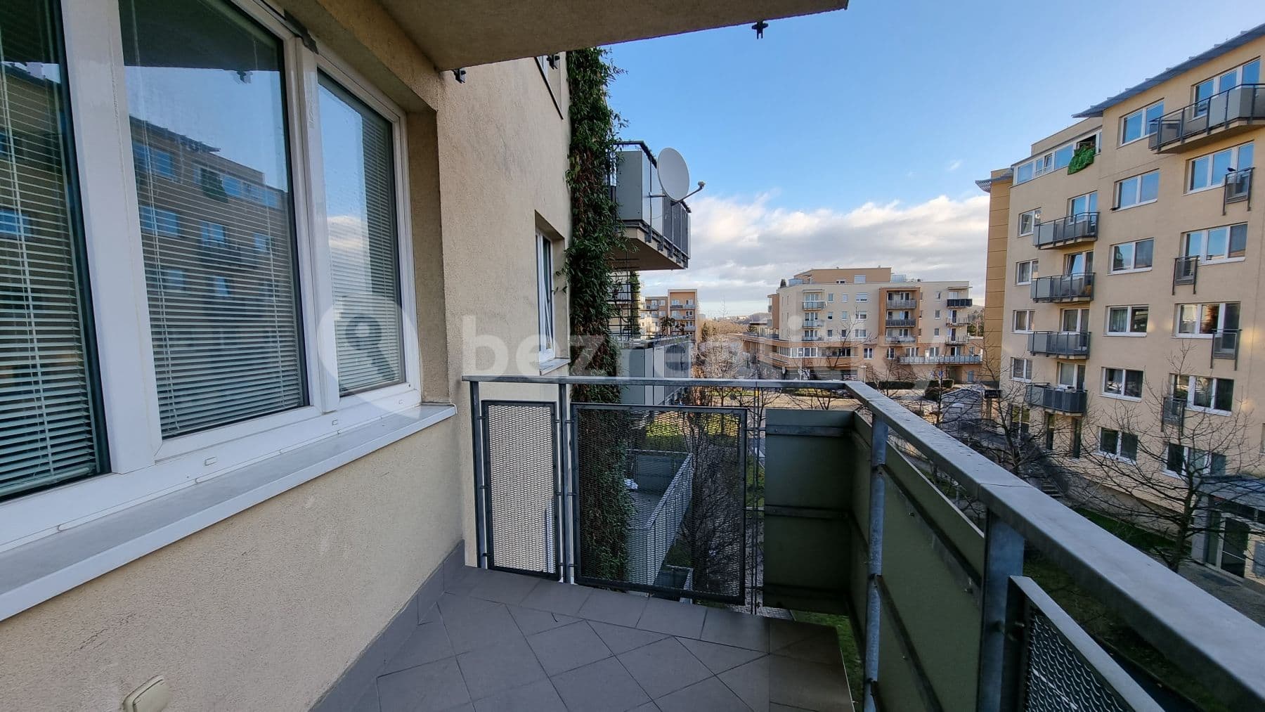 Prenájom bytu 1-izbový 35 m², Bratislavská, Praha, Praha Prenájom bytu 1-izbový 35 m², Bratislavská, Praha, Praha