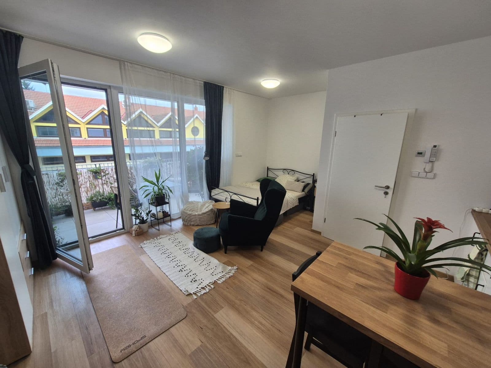 Prenájom bytu 1-izbový 40 m², Horova, Brno, Jihomoravský kraj Prenájom bytu 1-izbový 40 m², Horova, Brno, Jihomoravský kraj
