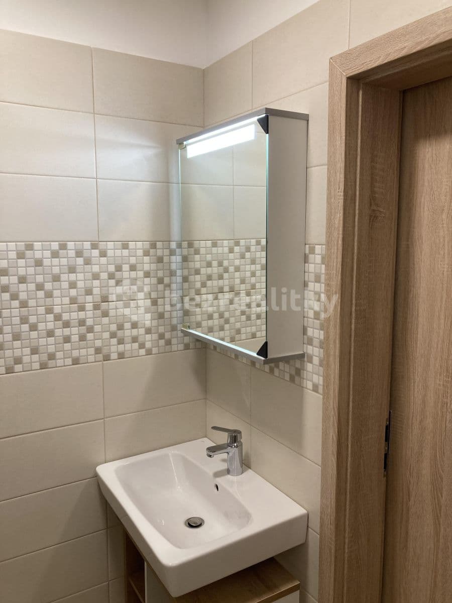 Prenájom bytu 1-izbový 34 m², Vysoká, Středočeský kraj Prenájom bytu 1-izbový 34 m², Vysoká, Středočeský kraj