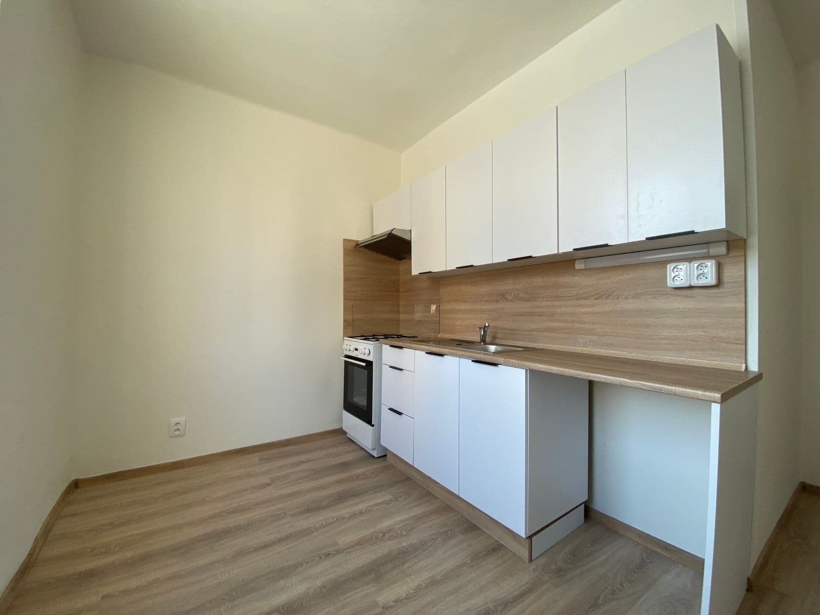 Prenájom bytu 2-izbový 50 m², Holubova, Karviná, Moravskoslezský kraj Prenájom bytu 2-izbový 50 m², Holubova, Karviná, Moravskoslezský kraj