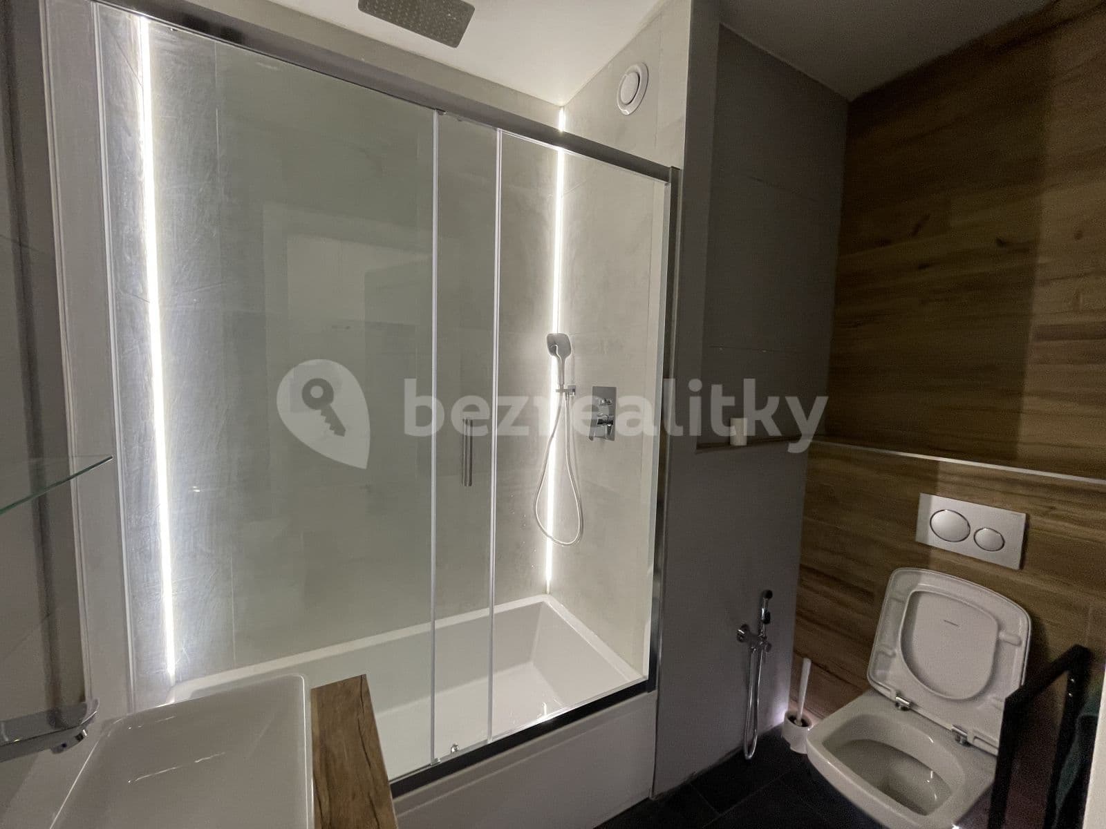 Prenájom bytu 2-izbový 54 m², Krásného, Praha, Praha Prenájom bytu 2-izbový 54 m², Krásného, Praha, Praha