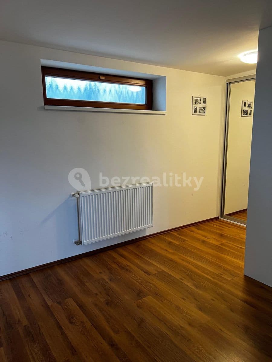 Prenájom bytu 3-izbový 80 m², Kovářská, Praha, Praha Prenájom bytu 3-izbový 80 m², Kovářská, Praha, Praha