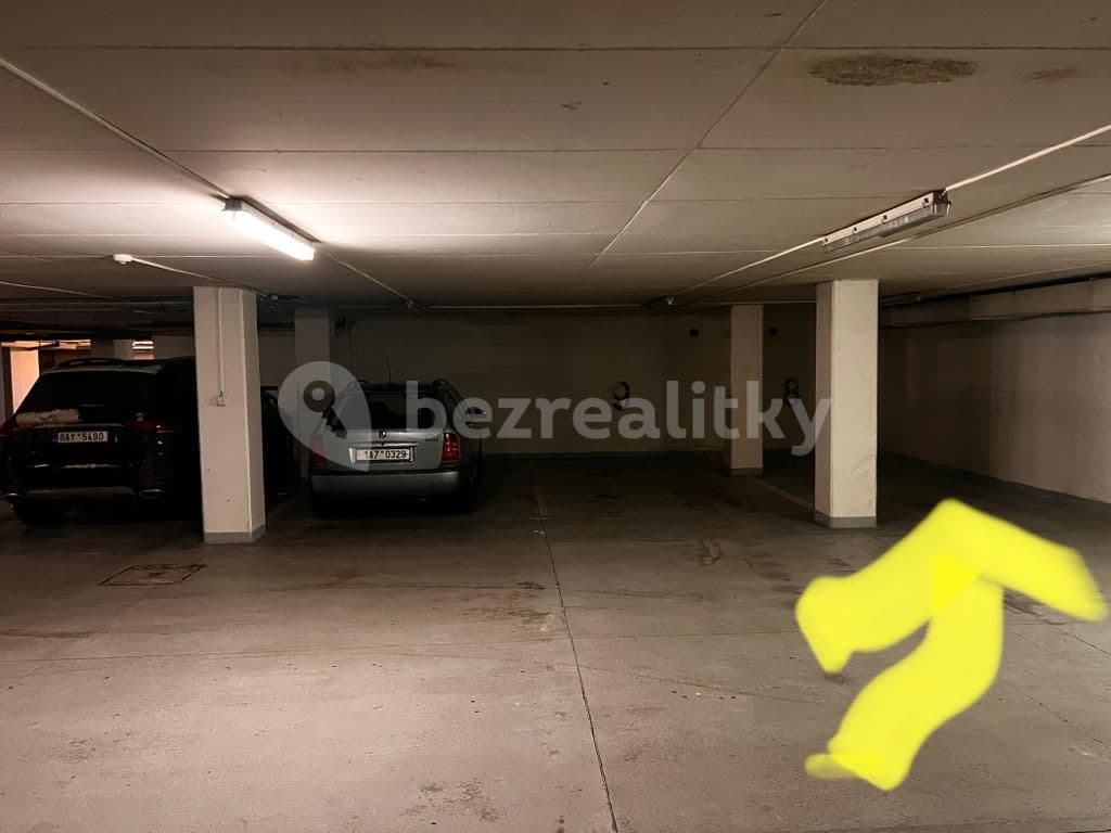 Prenájom garáže 10 m², Pod Parukářkou, Praha, Praha Prenájom garáže 10 m², Pod Parukářkou, Praha, Praha