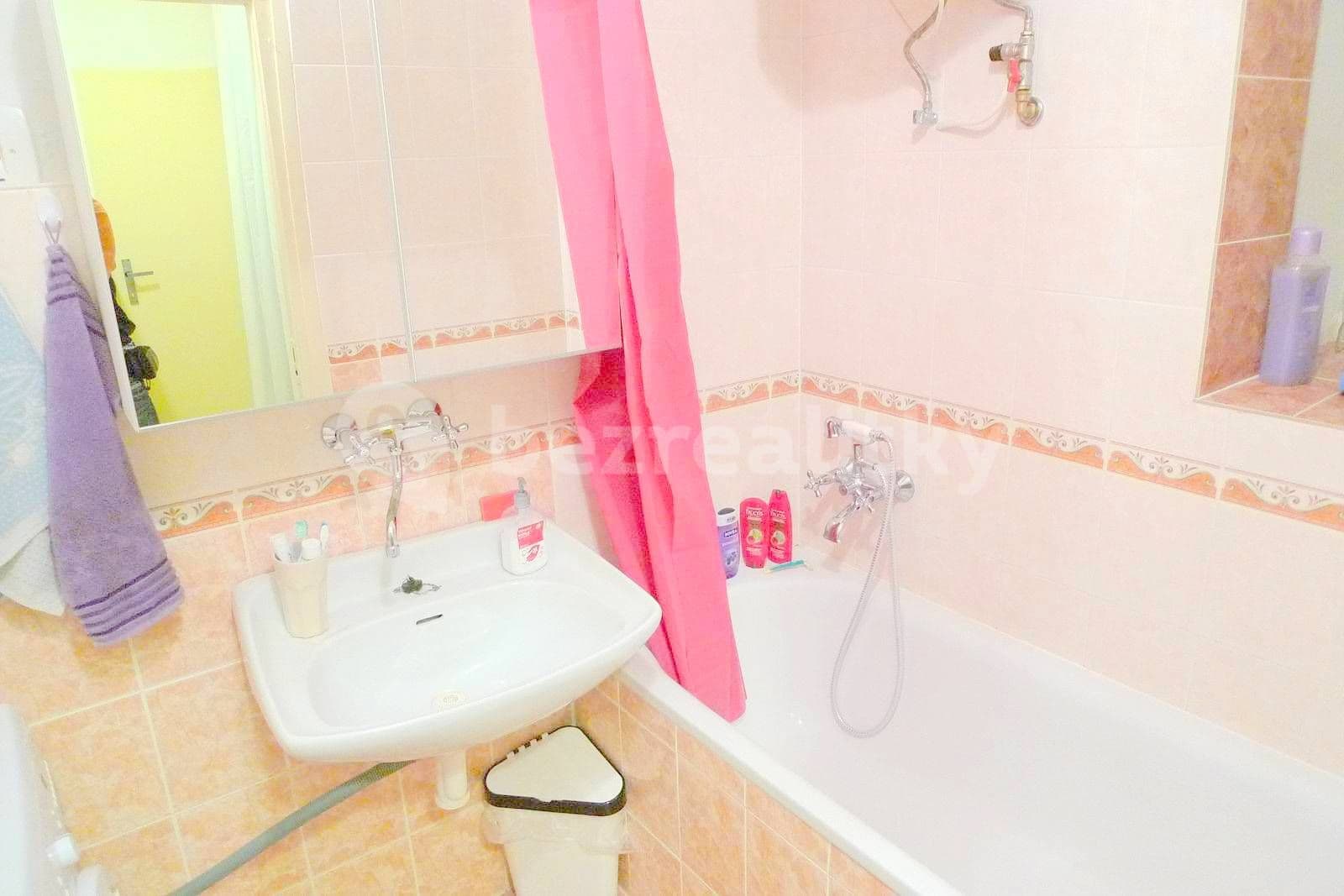 Prenájom bytu 3-izbový 21 m², Sochařská, Praha, Praha Prenájom bytu 3-izbový 21 m², Sochařská, Praha, Praha