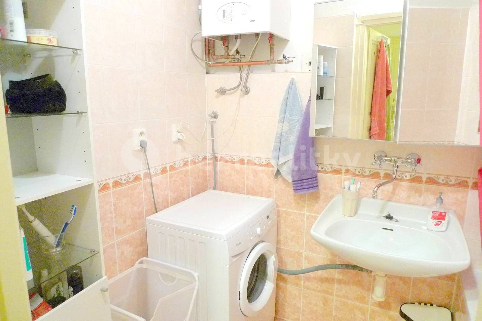 Prenájom bytu 3-izbový 21 m², Sochařská, Praha, Praha Prenájom bytu 3-izbový 21 m², Sochařská, Praha, Praha