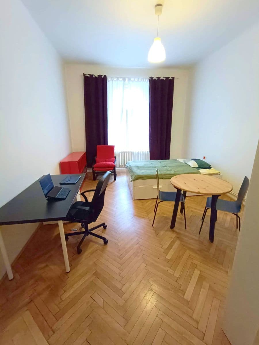 Prenájom bytu 3-izbový 21 m², Sochařská, Praha, Praha Prenájom bytu 3-izbový 21 m², Sochařská, Praha, Praha