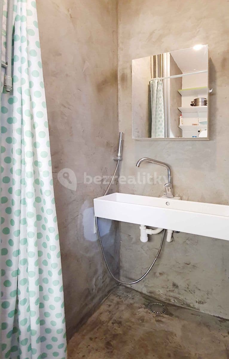 Prenájom bytu Garsoniéra 20 m², Pod Lipami, Praha, Praha Prenájom bytu Garsoniéra 20 m², Pod Lipami, Praha, Praha