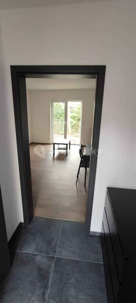 Prenájom bytu 1-izbový 23 m², Na Rokytce, Říčany, Středočeský kraj Prenájom bytu 1-izbový 23 m², Na Rokytce, Říčany, Středočeský kraj