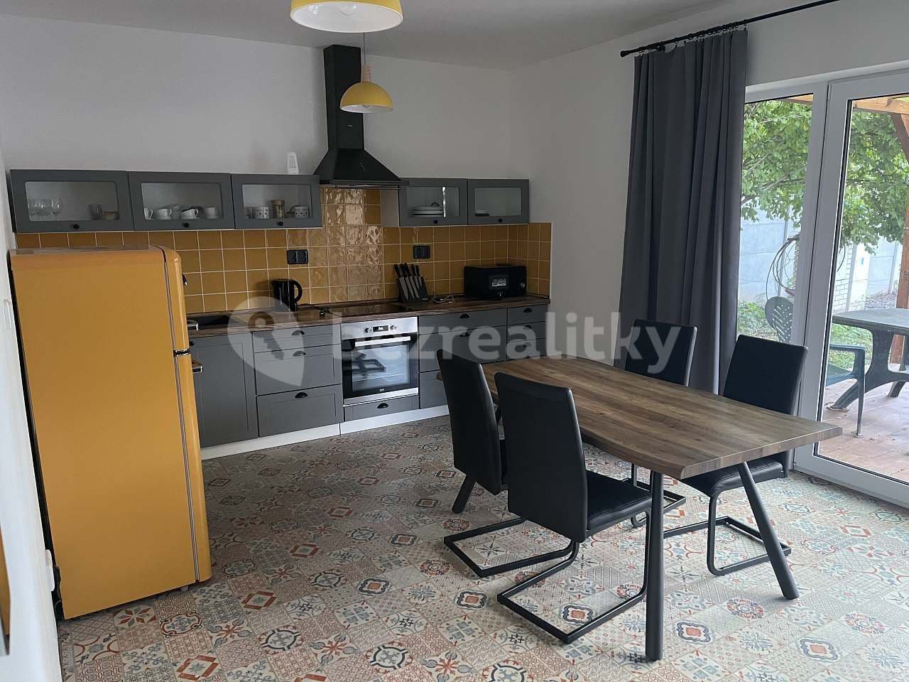 Prenájom rekreačného objektu, Úmonín, Středočeský kraj Prenájom rekreačného objektu, Úmonín, Středočeský kraj