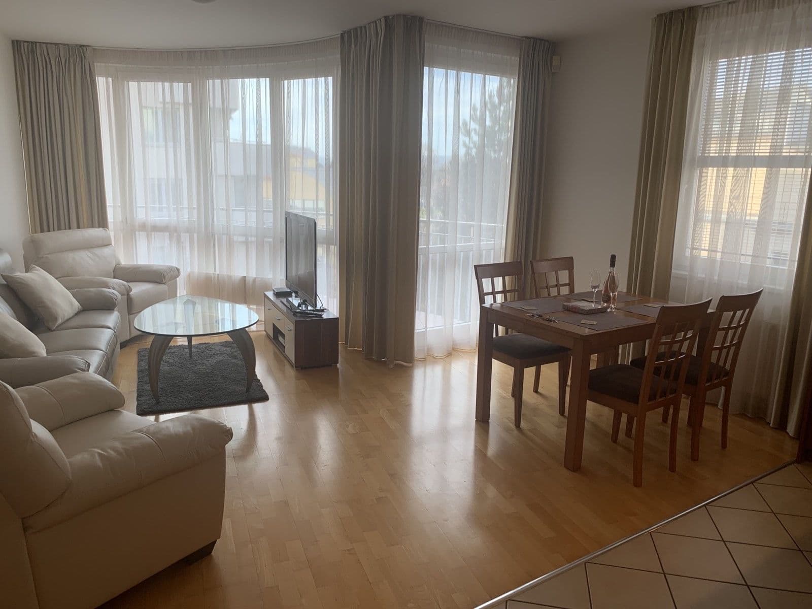 Prenájom bytu 3-izbový 96 m², U Zvonařky, Praha, Praha Prenájom bytu 3-izbový 96 m², U Zvonařky, Praha, Praha