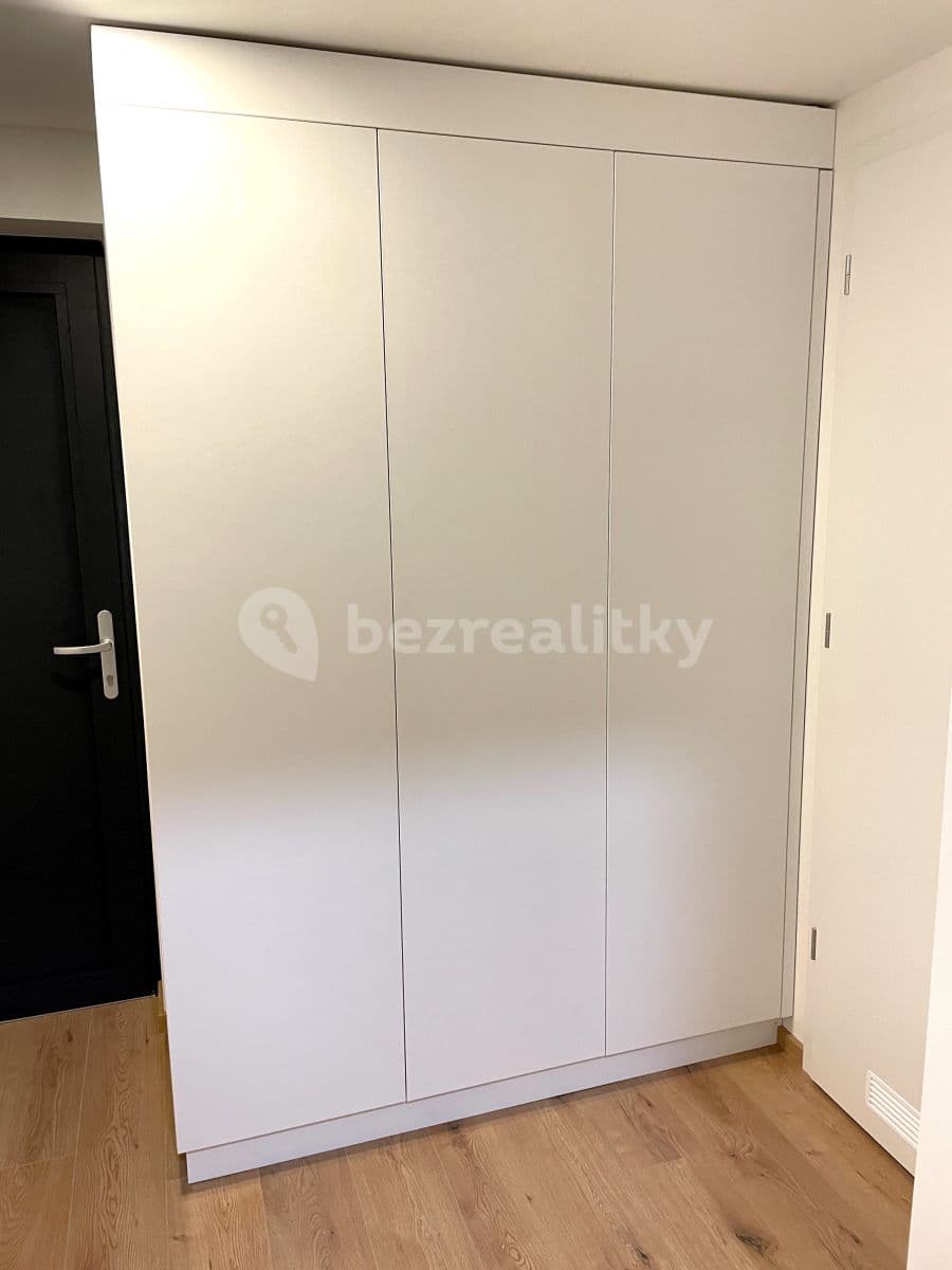 Prenájom bytu 1-izbový 28 m², Legionářů, Praha, Praha Prenájom bytu 1-izbový 28 m², Legionářů, Praha, Praha
