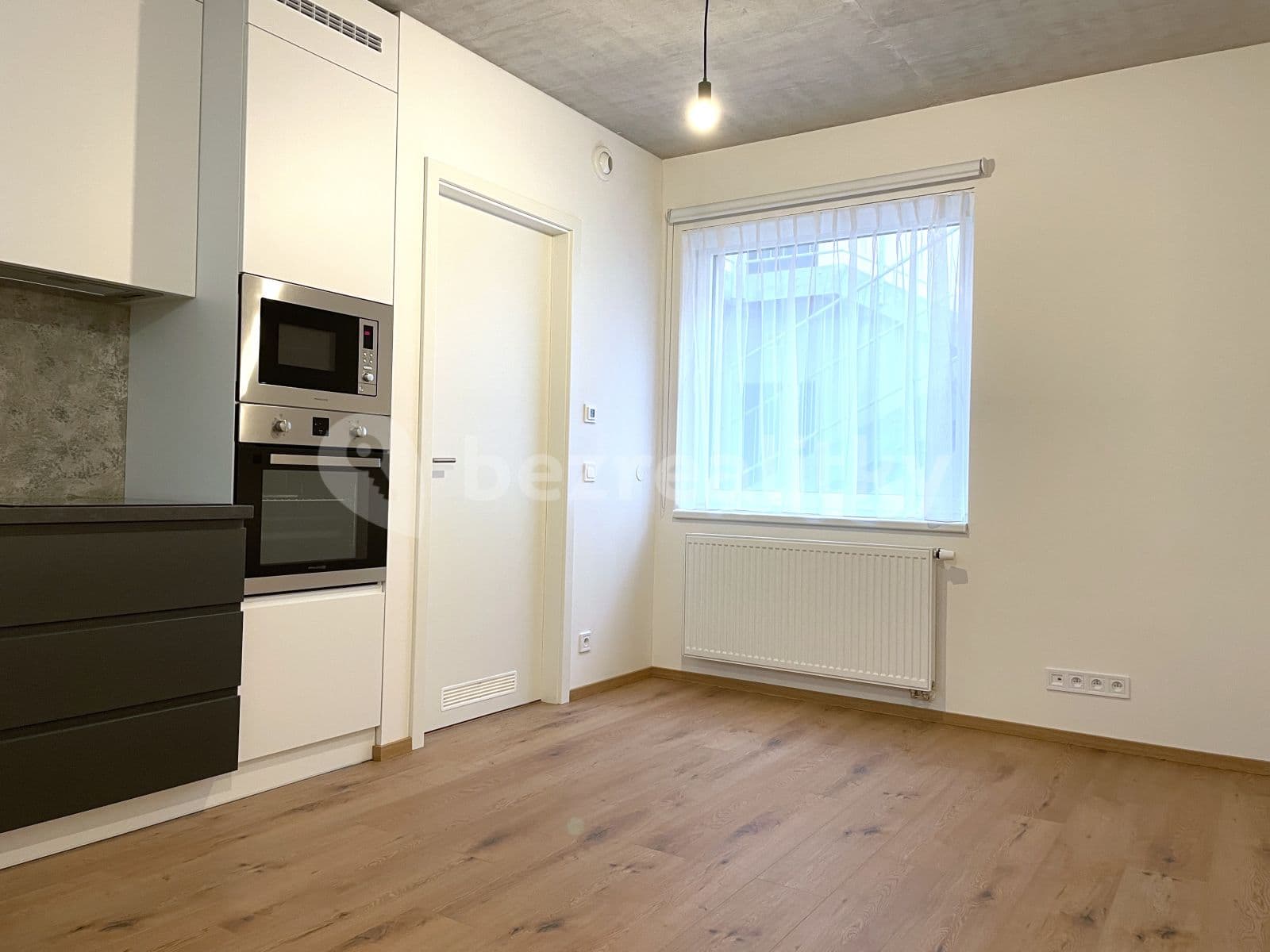 Prenájom bytu 1-izbový 28 m², Legionářů, Praha, Praha Prenájom bytu 1-izbový 28 m², Legionářů, Praha, Praha