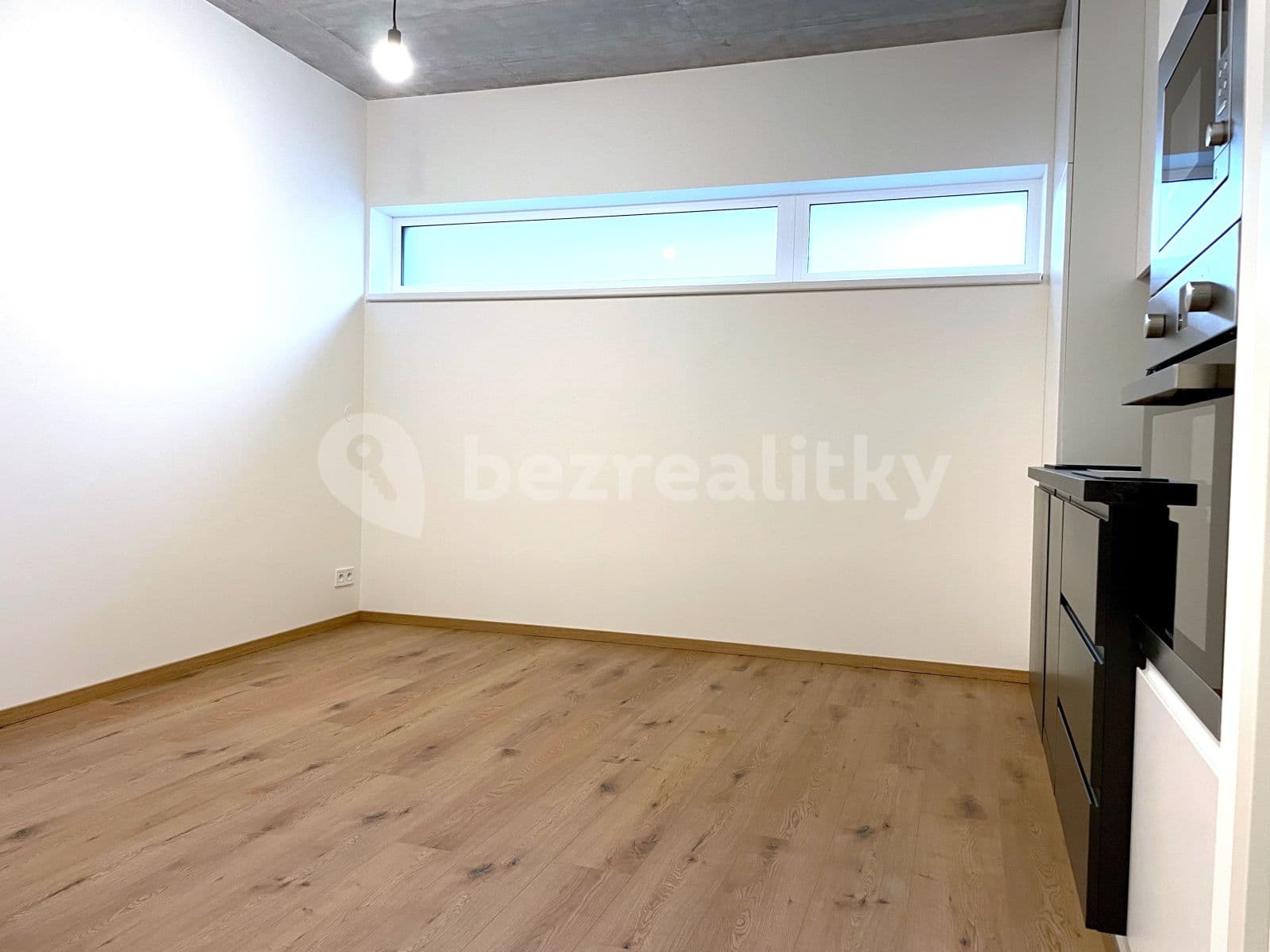Prenájom bytu 1-izbový 28 m², Legionářů, Praha, Praha Prenájom bytu 1-izbový 28 m², Legionářů, Praha, Praha