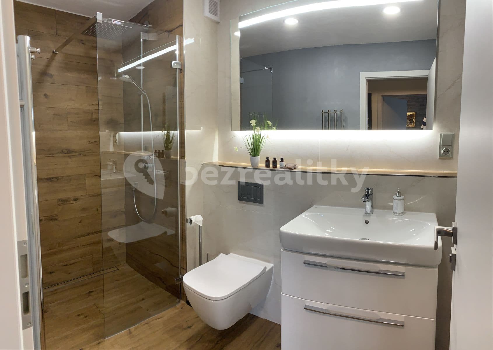 Prenájom bytu 3-izbový 68 m², Špindlerův Mlýn, Královéhradecký kraj Prenájom bytu 3-izbový 68 m², Špindlerův Mlýn, Královéhradecký kraj