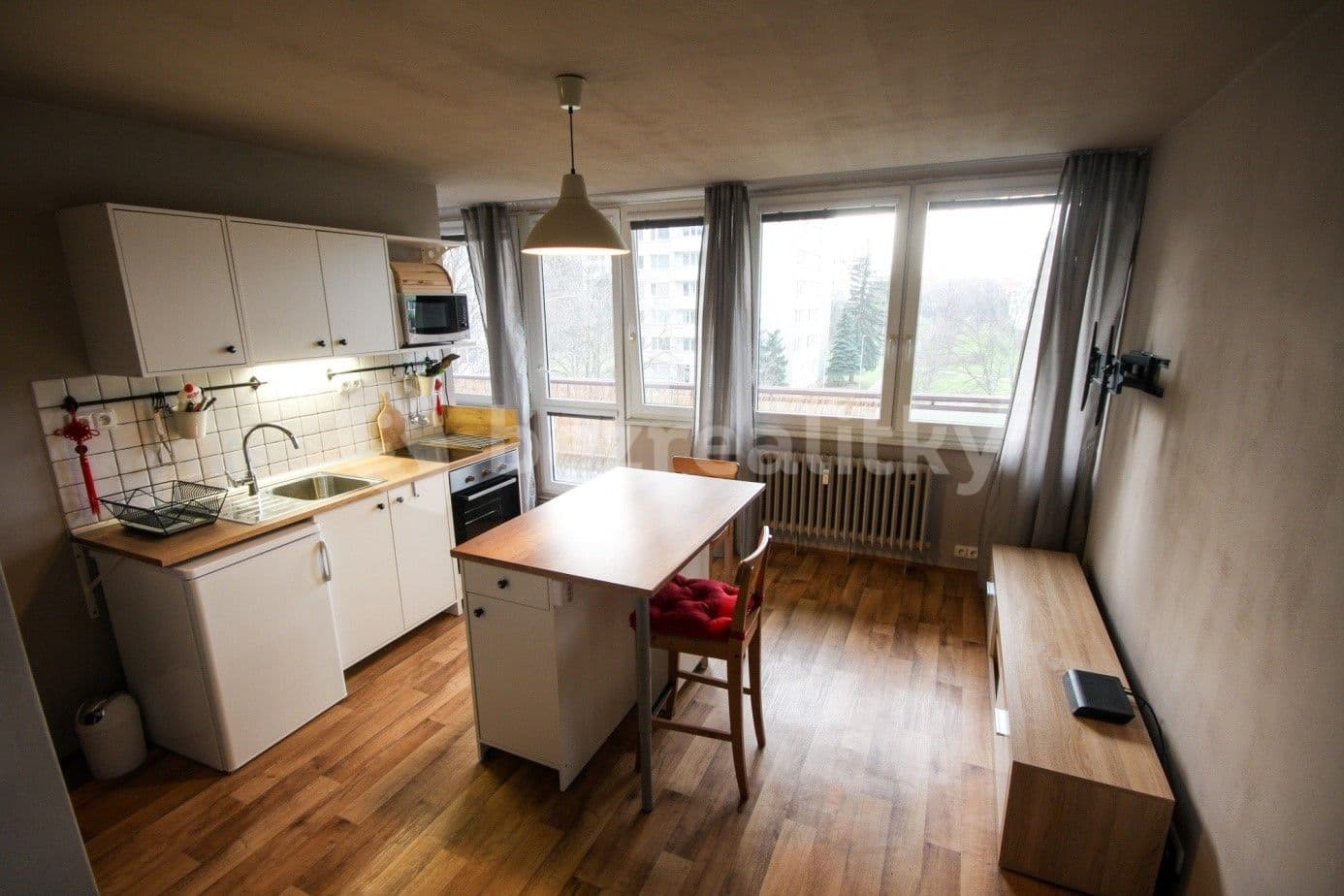 Prenájom bytu 1-izbový 28 m², Nekvasilova, Praha, Praha Prenájom bytu 1-izbový 28 m², Nekvasilova, Praha, Praha