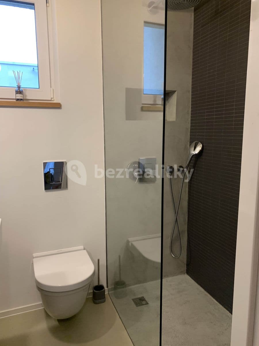 Prenájom bytu 3-izbový 96 m², Zelený pruh, Praha, Praha Prenájom bytu 3-izbový 96 m², Zelený pruh, Praha, Praha