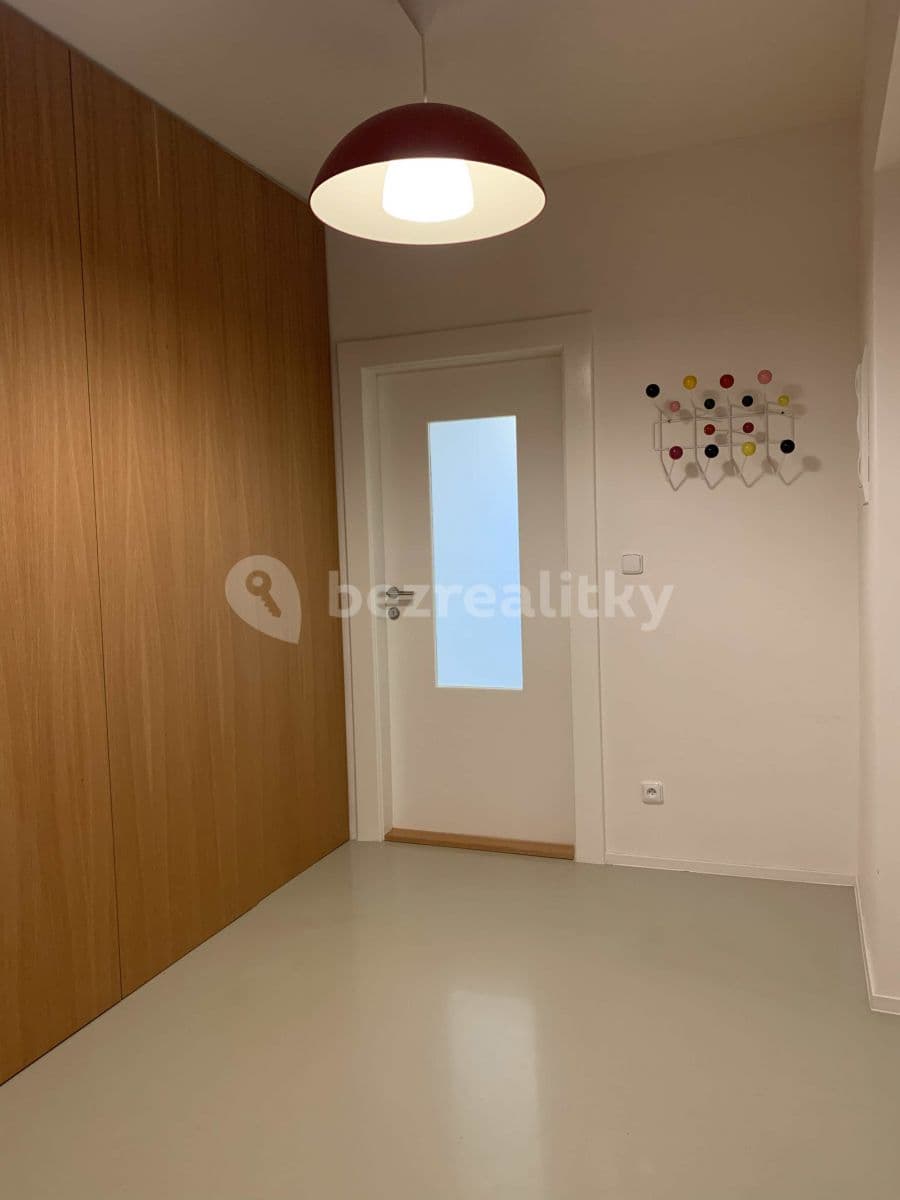 Prenájom bytu 3-izbový 96 m², Zelený pruh, Praha, Praha Prenájom bytu 3-izbový 96 m², Zelený pruh, Praha, Praha