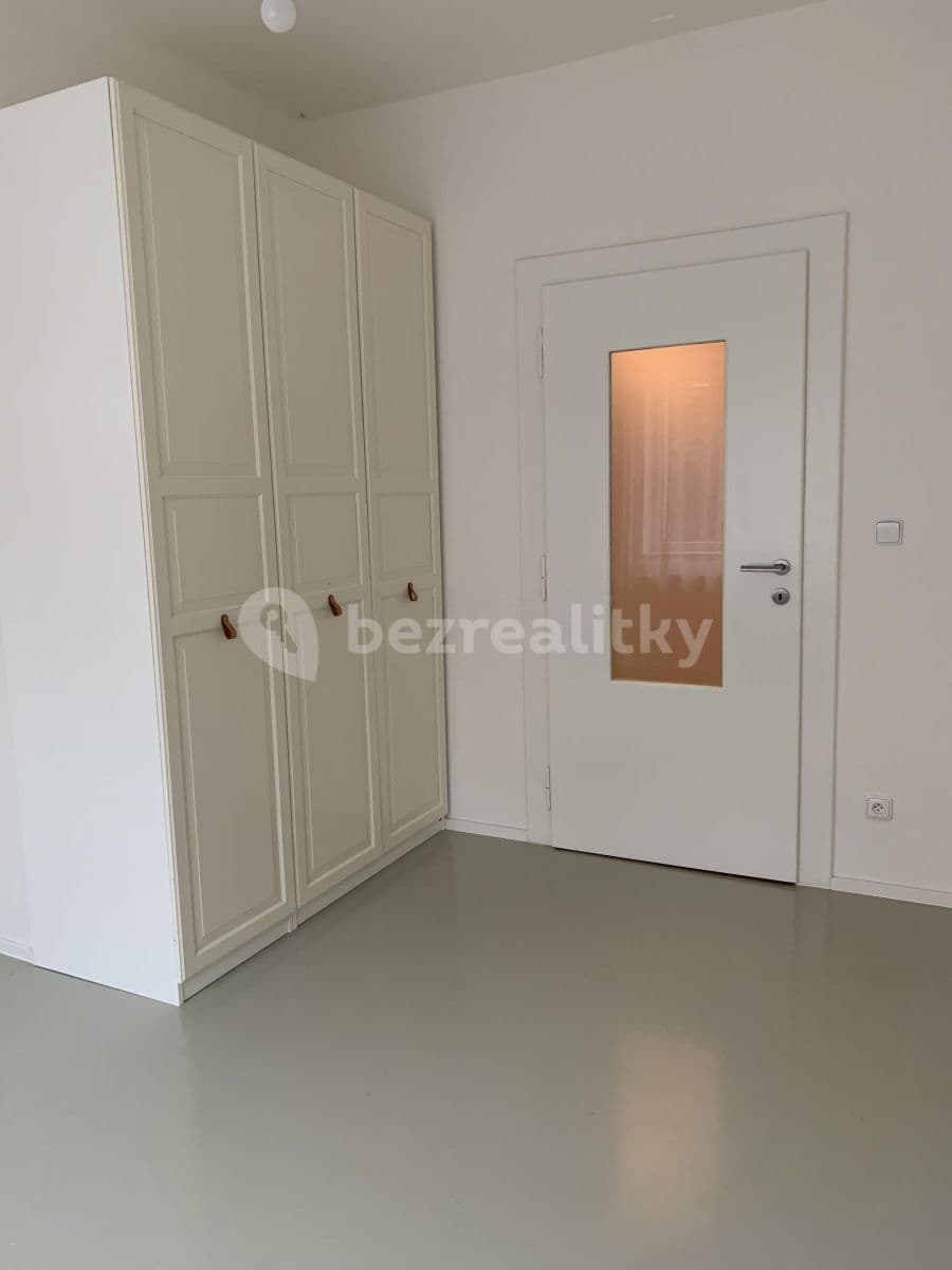 Prenájom bytu 3-izbový 96 m², Zelený pruh, Praha, Praha Prenájom bytu 3-izbový 96 m², Zelený pruh, Praha, Praha