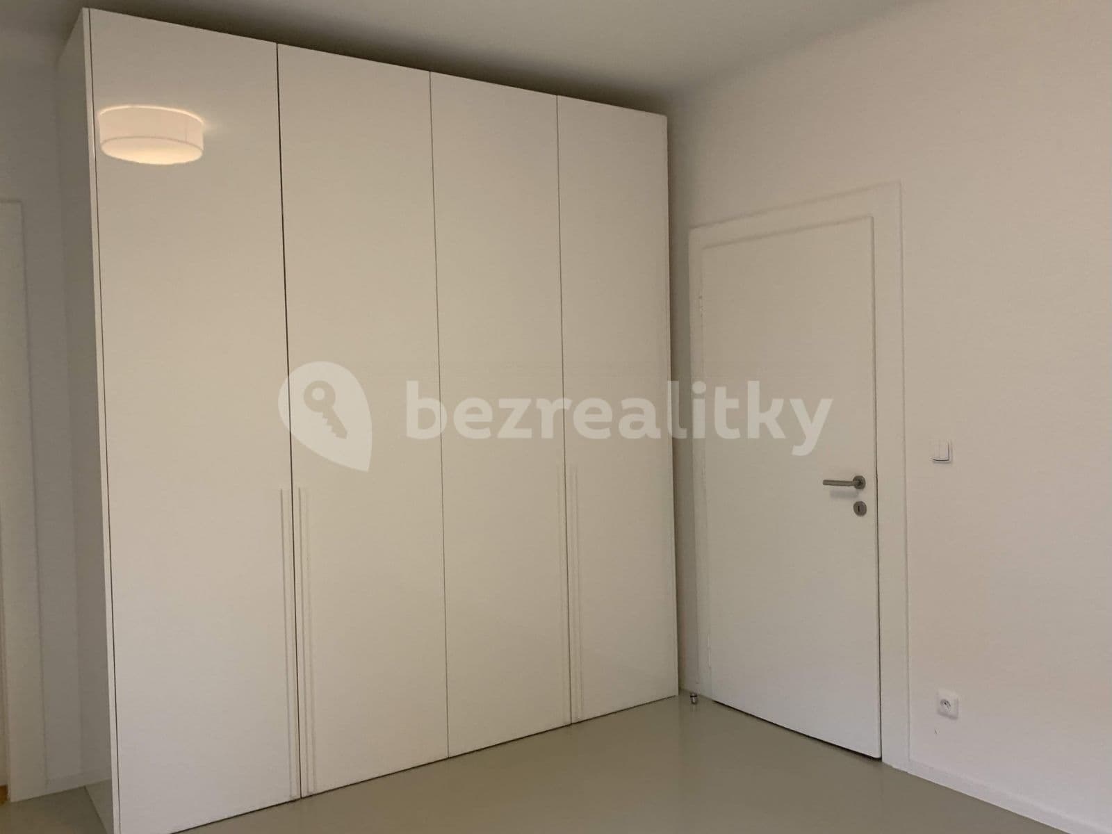 Prenájom bytu 3-izbový 96 m², Zelený pruh, Praha, Praha Prenájom bytu 3-izbový 96 m², Zelený pruh, Praha, Praha