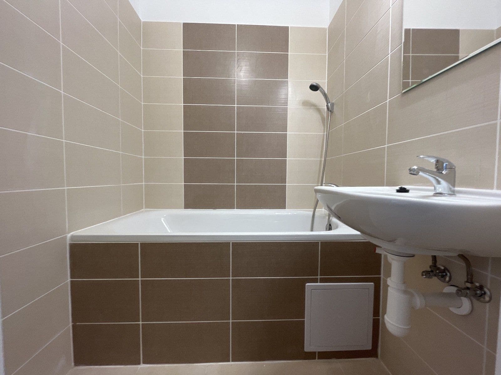 Prenájom bytu 4-izbový 75 m², Jungmannova, Havířov, Moravskoslezský kraj Prenájom bytu 4-izbový 75 m², Jungmannova, Havířov, Moravskoslezský kraj