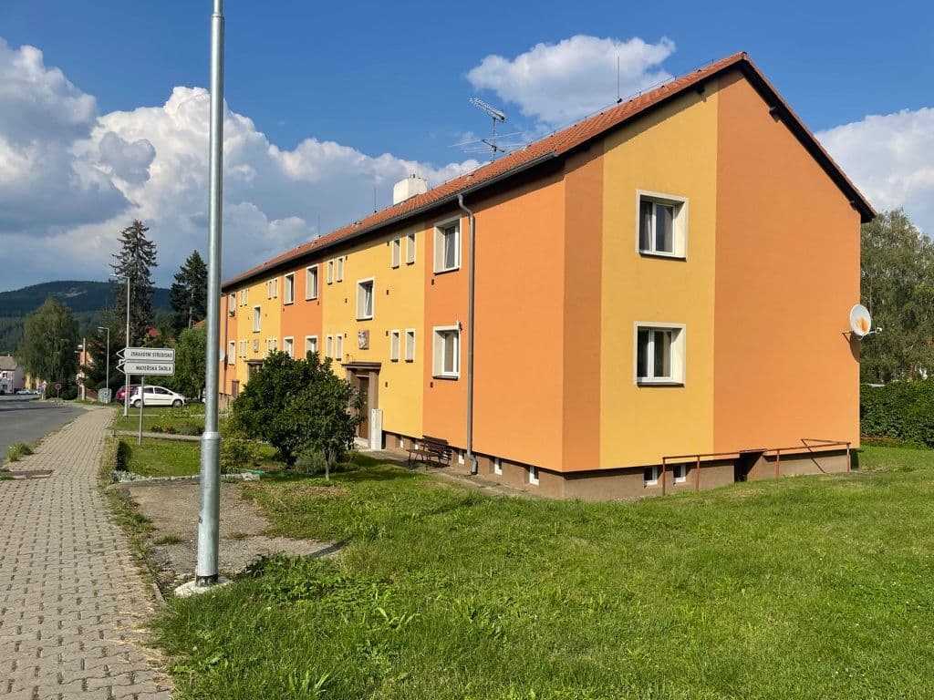 Predaj bytu 3-izbový 70 m², Jana Žižky, Jince, Středočeský kraj Predaj bytu 3-izbový 70 m², Jana Žižky, Jince, Středočeský kraj