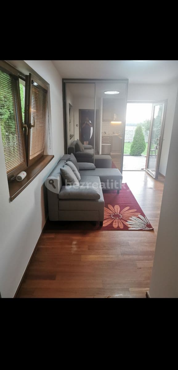 Prenájom bytu 1-izbový 25 m², Severní, Zvole, Středočeský kraj Prenájom bytu 1-izbový 25 m², Severní, Zvole, Středočeský kraj