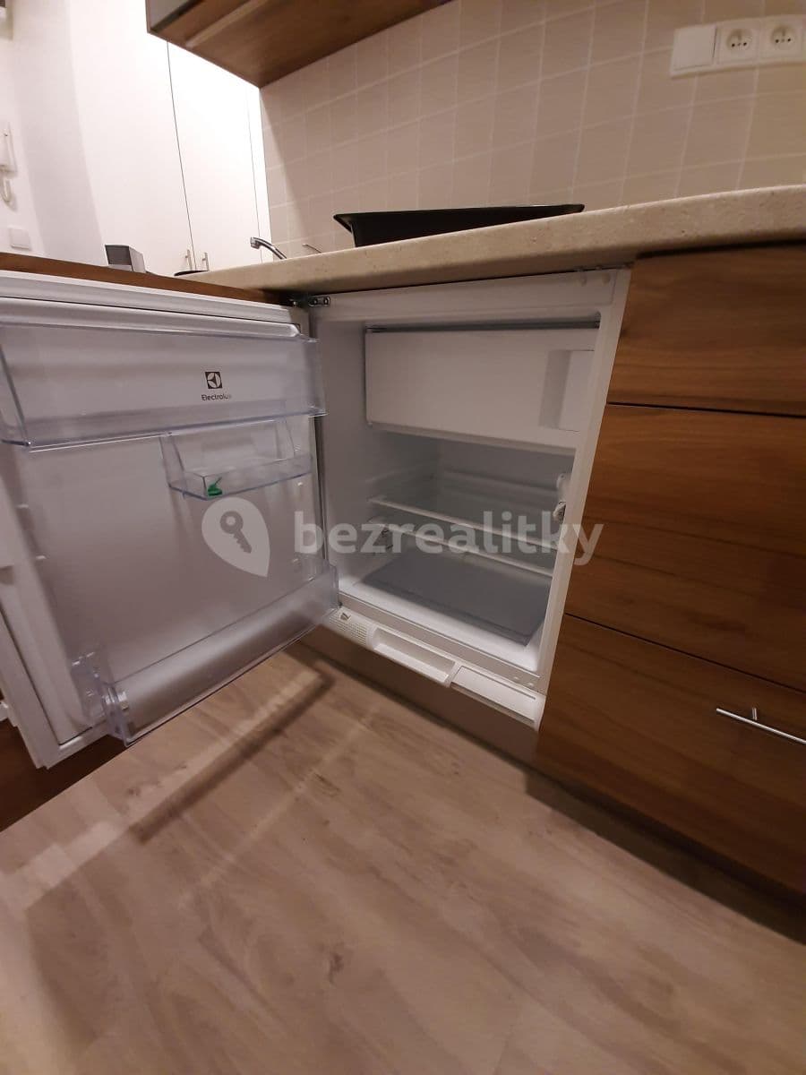 Prenájom bytu Garsoniéra 30 m², Libušino údolí, Brno, Jihomoravský kraj Prenájom bytu Garsoniéra 30 m², Libušino údolí, Brno, Jihomoravský kraj