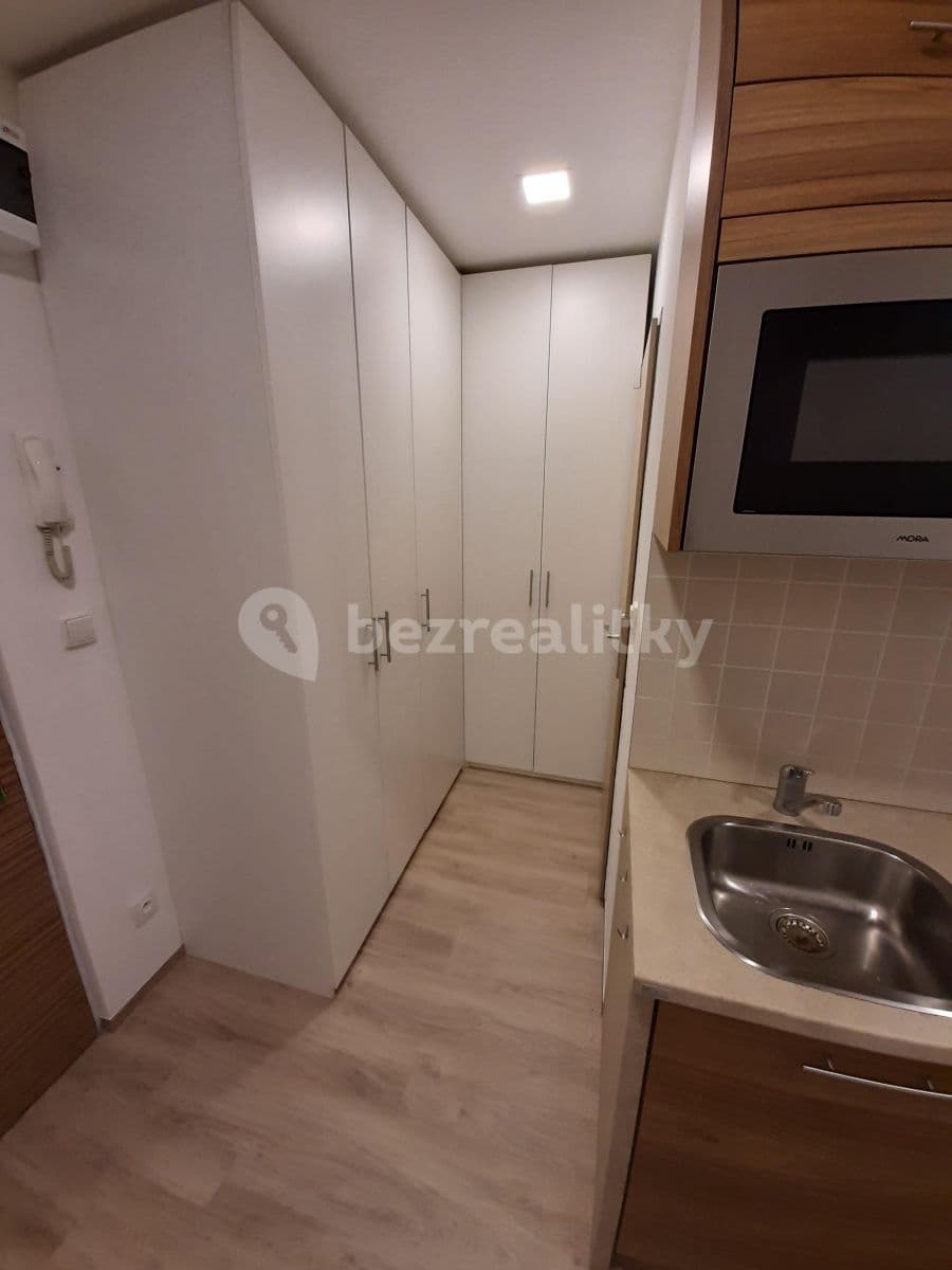 Prenájom bytu Garsoniéra 30 m², Libušino údolí, Brno, Jihomoravský kraj Prenájom bytu Garsoniéra 30 m², Libušino údolí, Brno, Jihomoravský kraj
