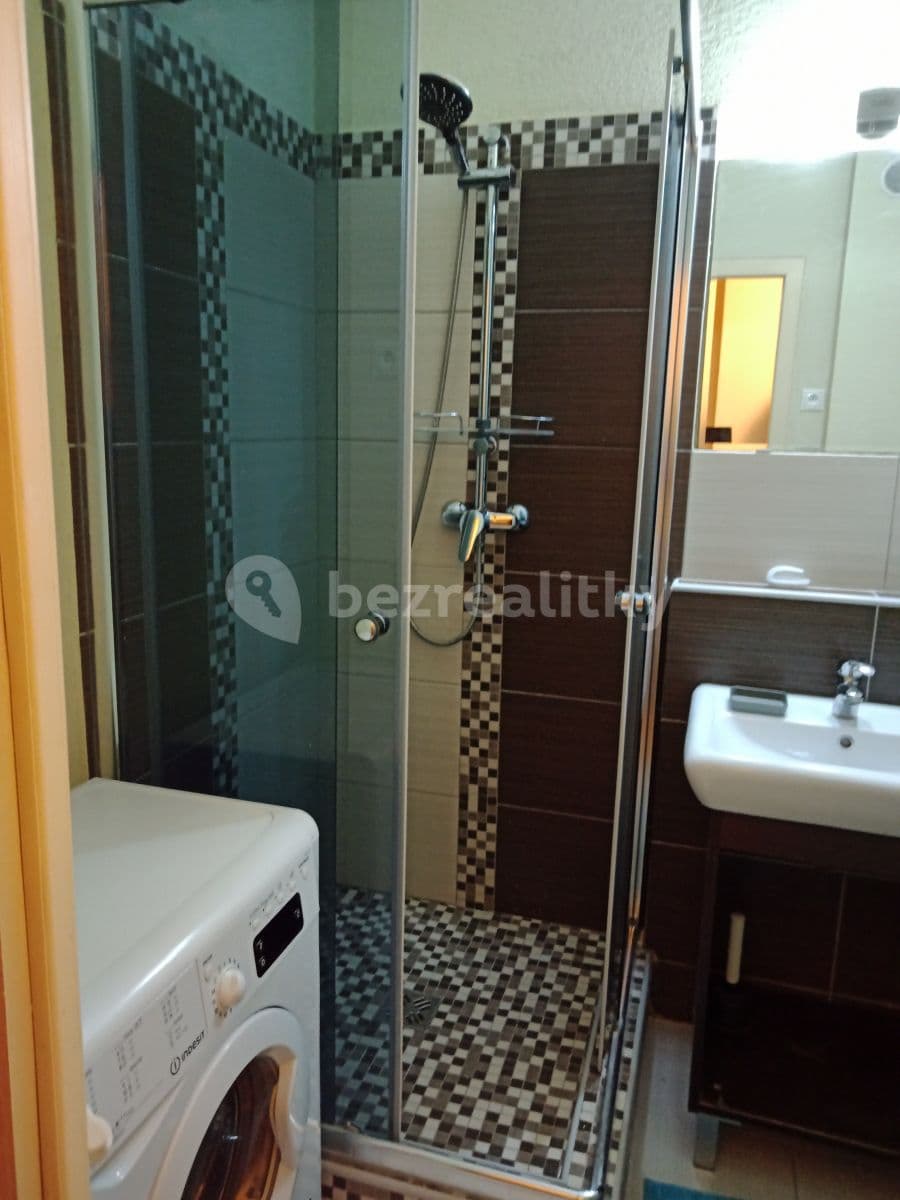 Prenájom bytu 1-izbový 36 m², A. Gwerkovej, Petržalka, Bratislavský kraj Prenájom bytu 1-izbový 36 m², A. Gwerkovej, Petržalka, Bratislavský kraj